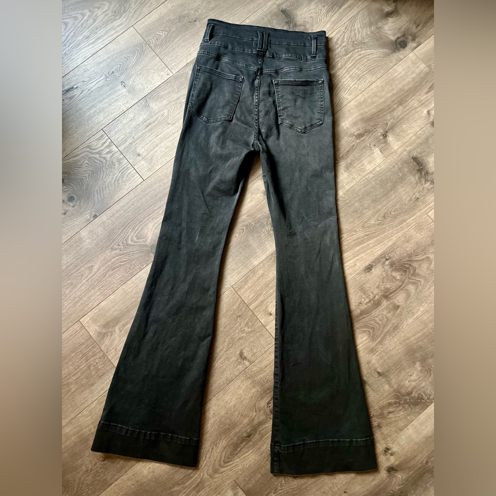 FRAME DENIM Le Catroux Center Seam High Waist Flare Jeans in Kerry - Picture 6 of 14